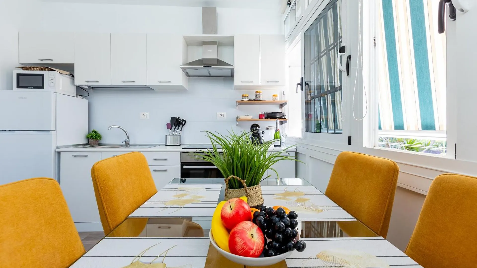 El Drago Apartment Fiber ,A/C,Near Ocean طوستا ديل سيلونثيو